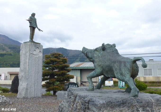 日本武尊像：ヤマトタケル像